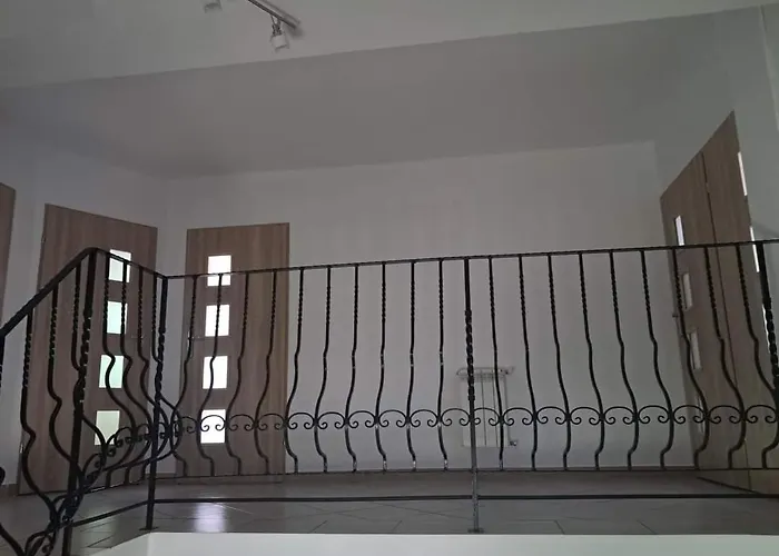 10 Osobowy Dom Projekt Nad Jeziorem Pluszne